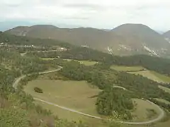 Vue sur la route de l'avant-dernier kilomètre d'ascension sur le versant est.