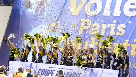 Victoire en finale de la Coupe de France 2014 face au VB Nantes.