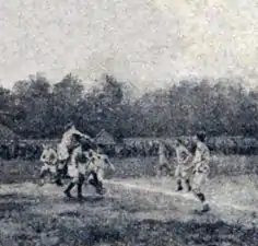 Photo d'une action de jeu dans un match de football