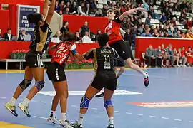 Au tir avec Nîmes lors de la finale de la coupe de la Ligue 2013.