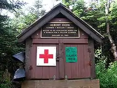 Cache de premiers secours au mont Washington dans le New Hampshire.