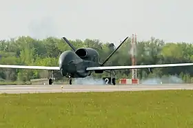 Arrivée du premier Northrop Grumman RQ-4 Global Hawk sur la base en mai 2011