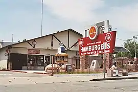 Site du premier McDonald's de 1940, de San Bernardino en Californie, dont il subsiste peu de chose