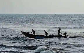 Pêcheurs en mer, à Devaneri.