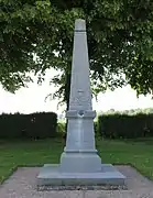 Le monument aux morts de Flavigny-le-Petit.