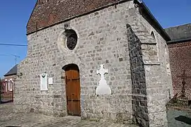 La façade de l'église.