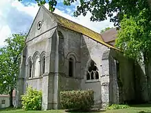 Chapelle ruinée du prieuré Saint-Christophe de Fleurines