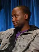 Lamorne Morris interprète Winston Bishop.