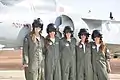 Cours de vol de l’armée de l'air (IAF) avec ici cinq femmes pilotes, chacune spécialisée dans un domaine différent.