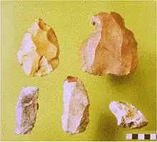 Outils en silex du Paléolithique moyen.