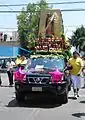 Procession pour la fête de la Vierge à Mexico.