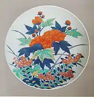 Assiette en faïence de Nabeshima à décor floral de style Kakiemon, Arita, fin XVIIe siècle, époque Edo