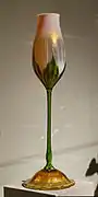 Verre en forme de fleur, c. 1900