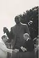 Inauguration de la statue dédiée à Louis Armstrong, Elisabeth Catlett figure en bas à droite (New-Orleans - 1976)