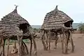Tukuls de nomades du Soudan du Sud dont la construction échoit aux femmes.