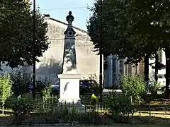 Le monument aux morts.