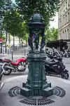 Fontaine Wallace, Angle  avenue Marceau, rue Vernet, Paris 16°