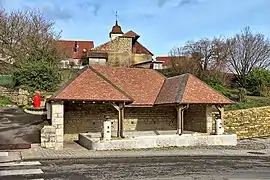 Le lavoir-abreuvoir restauré.