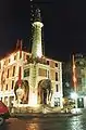 La fontaine des éléphants, éclairage nocturne.