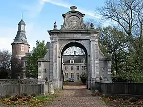 Le château de Fontaine-l'Evêque.