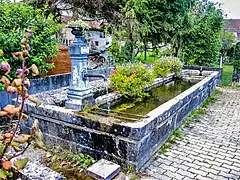 Fontaine-lavoir-abreuvoir, rue des prés-sous-la-ville.