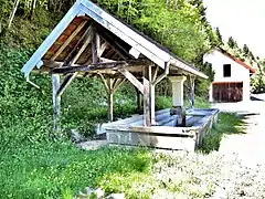 Fontaine-lavoir.