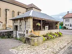 Fontaine-lavoir.