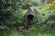 La fontaine de dévotion de Saint-Julien.