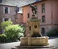 Fontaine sur la place principale.