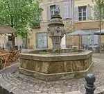 Fontaine des Trois Ormeaux, place des Trois Ormeaux, construite en 1632