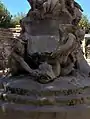 Fontaine Amédée-Larrieu, détails face sud des tritons
