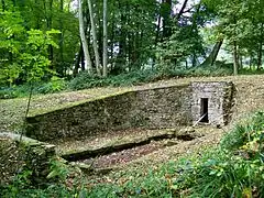 La fontaine Aubert, lavoir près de la forêt d'Halatte.