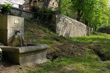 Source de Montjean dans le domaine du château de Montjean.