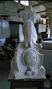 La fontaine de la Samaritaine lors de la taille en atelier.