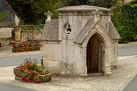 Chapelle-fontaine Sainte-Radegonde à La Châtre.