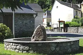 La fontaine.