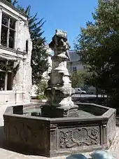 Fontaine de Beaune-Semblançay