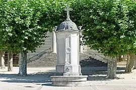 La fontaine.