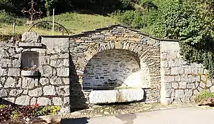 La fontaine del'église.