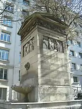 fontaine de la Paix, bas-reliefs, Paris, rue Bonaparte.