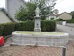 La fontaine de la Vierge.