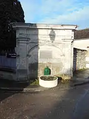 Fontaine du Bellay.