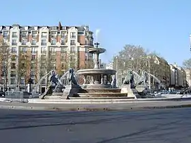 Fontaine de la place Félix-Éboué.