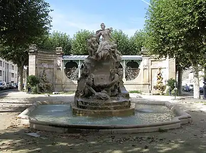 Fontaine place Amédée-Larrieu