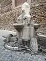 La Fontana dei Monti sur le flanc de l'église