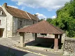 Le lavoir dit de Frontignon, en bas de la rue du même nom.