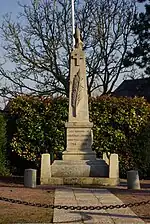 Le monument aux morts.