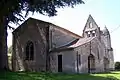 Vue nord-est, chevet et chapelle absidiale (juil. 2011)