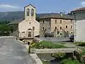 Le bourg, le Torrent et l'église Saint-Sébastien.