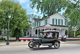 Maison des frères Wright, de Dayton (Ohio), transportée au Greenfield Village, et Ford T